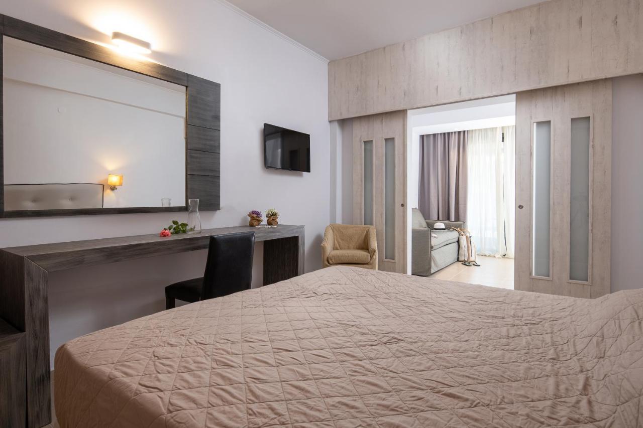 Deluxe Family Room